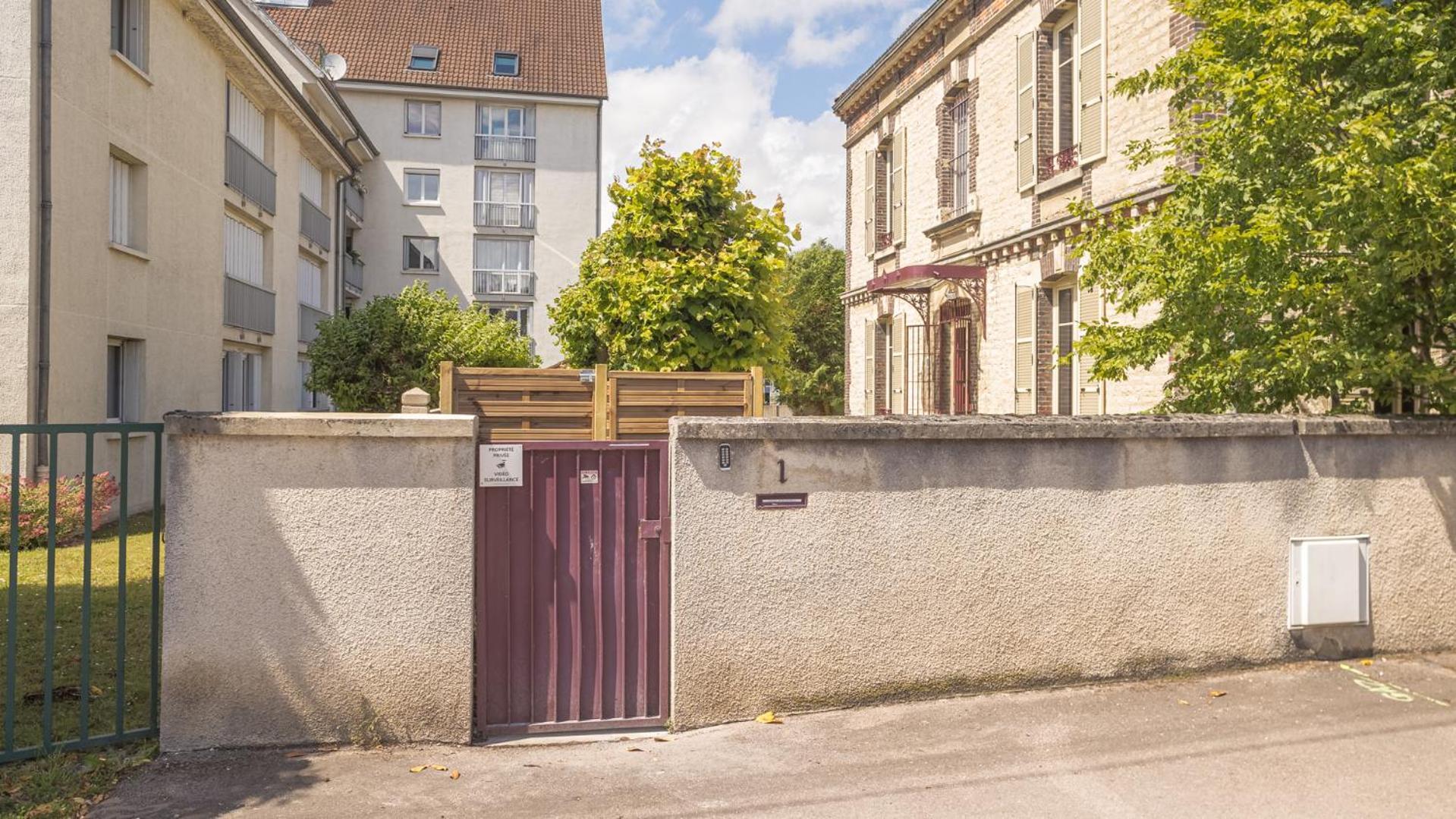 Bonappart 2 - Charme Napoleonien & Confort Troyes Exterior photo