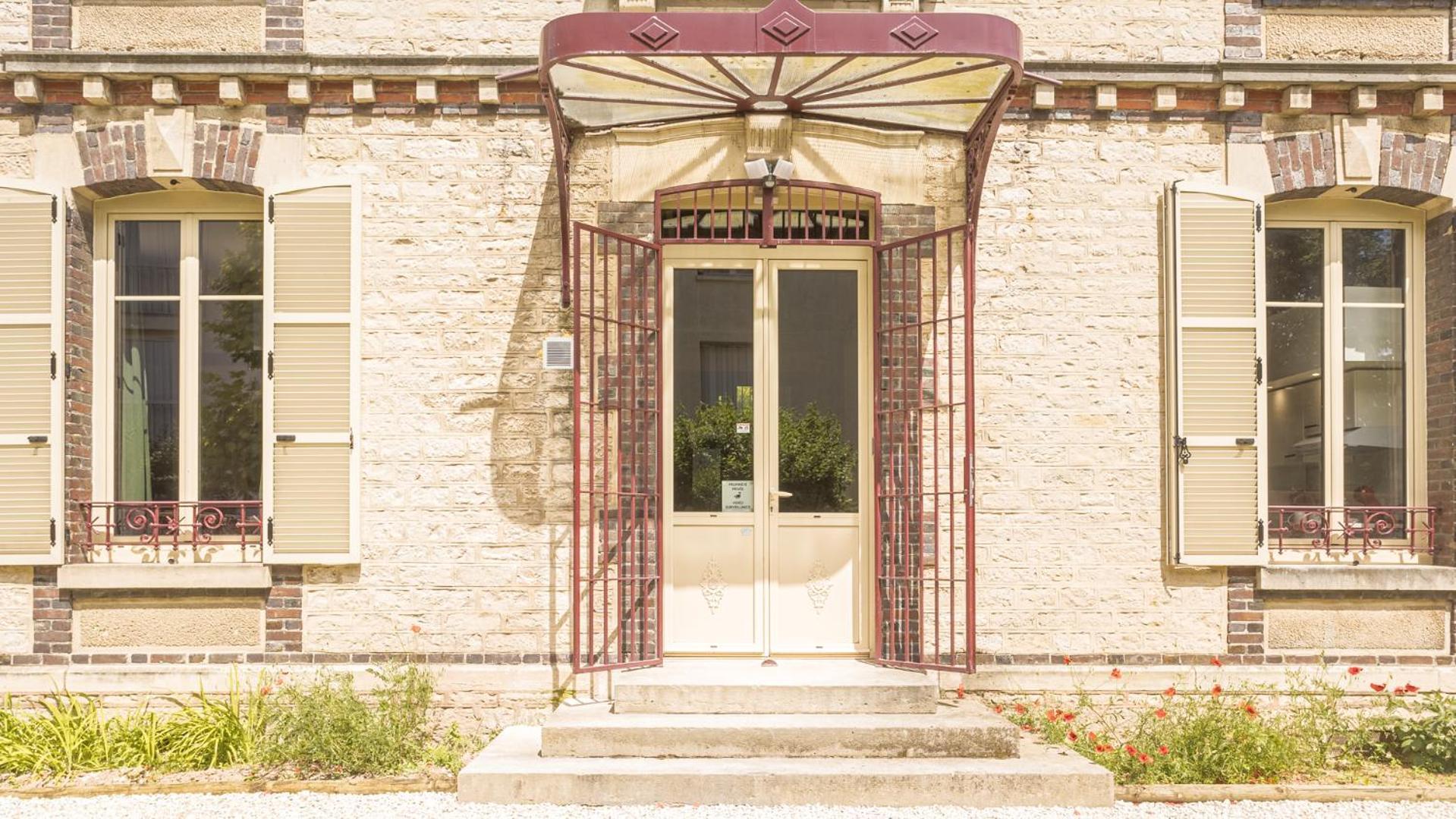 Bonappart 2 - Charme Napoleonien & Confort Troyes Exterior photo